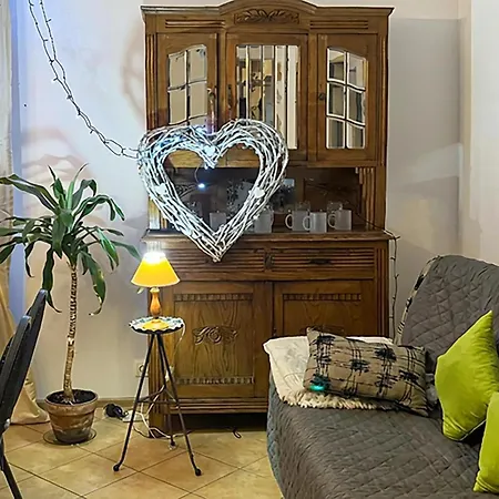 Stunning Home In Rybical With Wifi *